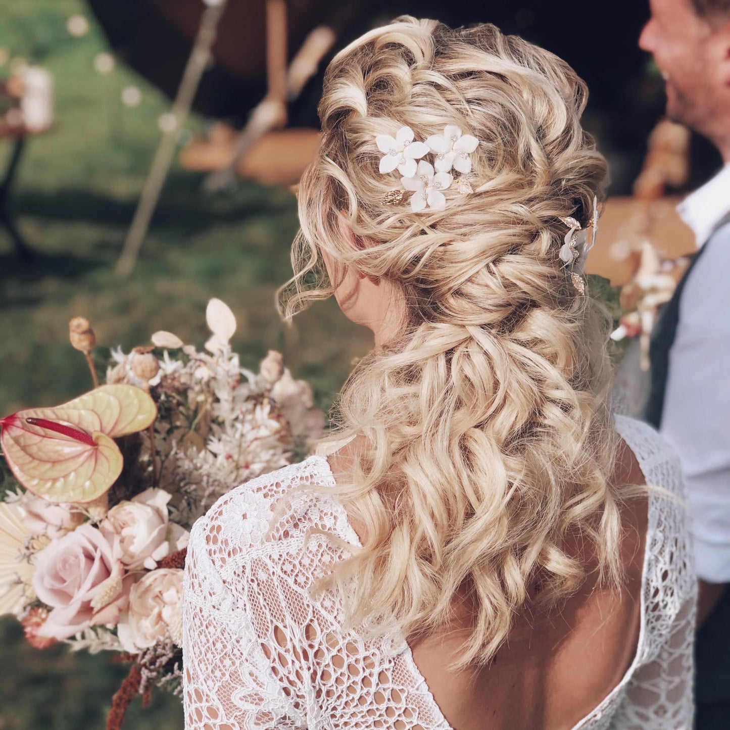 MAGNOLIA BLOSSOM hair pins